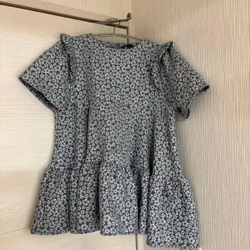 꽃무늬 플레어 반팔 상의 블루 그레이