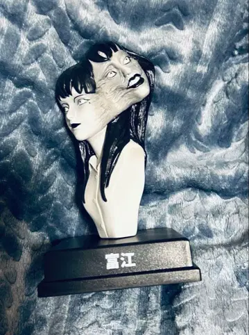 이토 준지 기괴상자 토미에 피규어 화이트 블랙 블라인드 박스