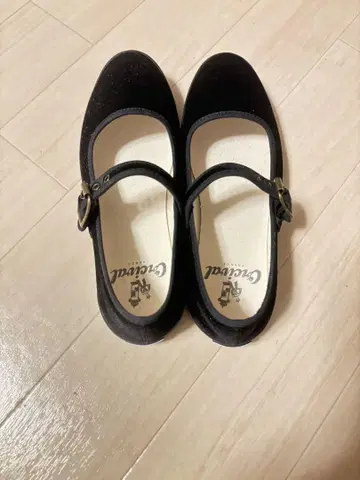 ORCIVAL 오르치발 벨벳 스트랩 발레 슈즈