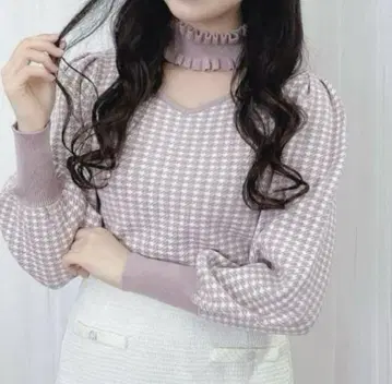 에블린 하운드투스 체크 초커 스타일 니트