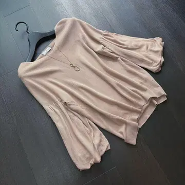 새상품 스콧 클럽 와이드 소매 얇은 소재 니트 더스티 컬러 야마다야