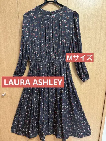 LAURA ASHLEY 새상품급 딸기 무늬 긴팔 원피스 M 사이즈 블랙