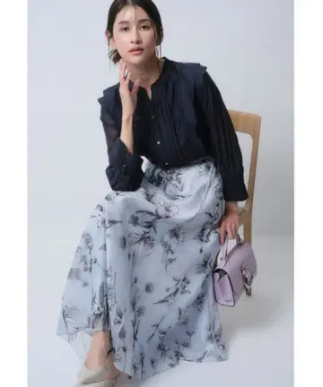 저스길리티 시어 플라워 프린트 스커트
