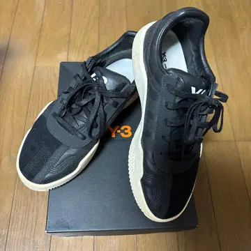 Y-3 YUNU 블랙 스니커즈