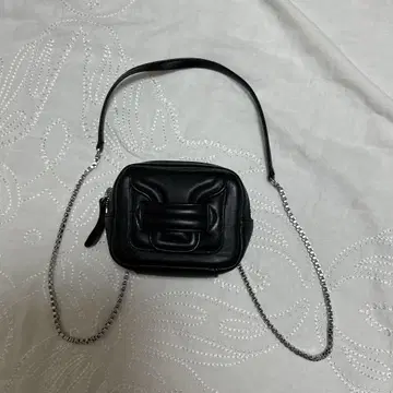 블랙 가죽 숄더백 체인 스트랩 포함