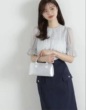 프로포션 바디 드레싱 셔링 퍼프 블라우스 블루 S 사이즈
