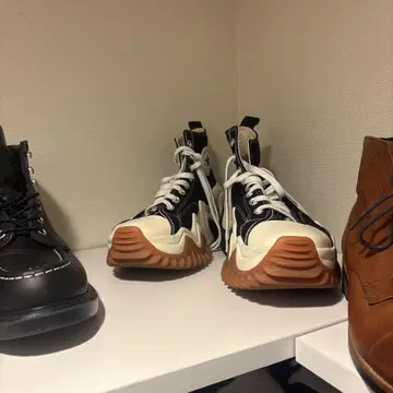 컨버스 란스타 모션 하이 블랙 27cm