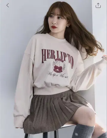HERLIPTO 클래식 체리 스웨트셔츠