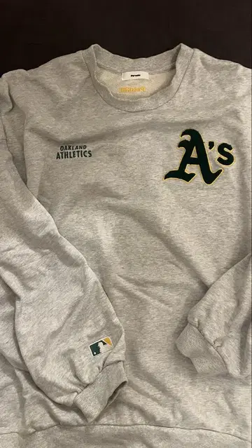 [ Perushu x MLB ] 빅 실루엣 맨투맨