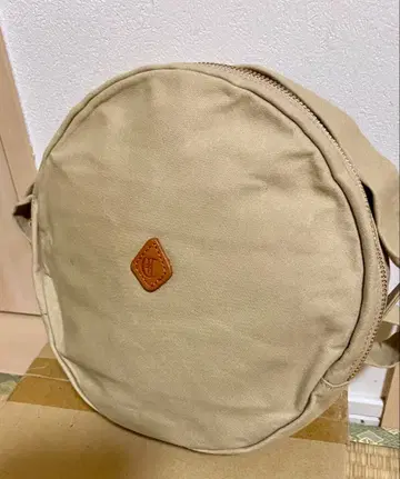 클레도란 원형 숄더백