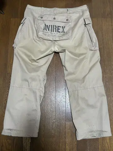 AVIREX 카고 팬츠 베이지