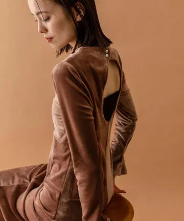 mystic 미스틱 [ 모리카와 기획 ] 백 오픈 벨로아 원피스 브라운