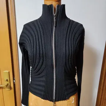 히로코코시노 블랙 리브 편직 하이넥 가디건