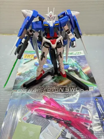 건담 프라모델 HG 1/144 더블오 라이저+GN 소드III 완성품