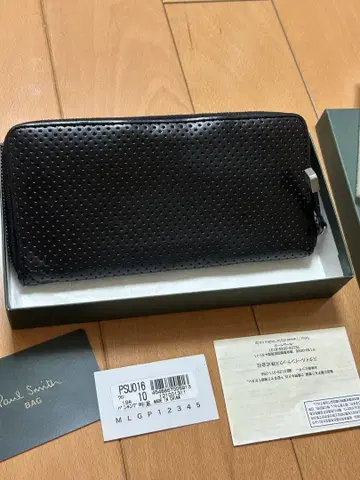 새상품급 잡지 탑재 폴스미스 멀티 스트라이프 펀칭 가죽 장지갑