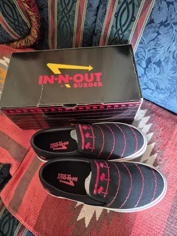 새상품 IN n OUT 슬립온 (M8 / W9.5)