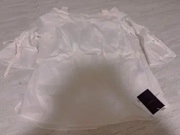 미사용 택 포함 JUSGLITTY 화이트 리본 포함 블라우스