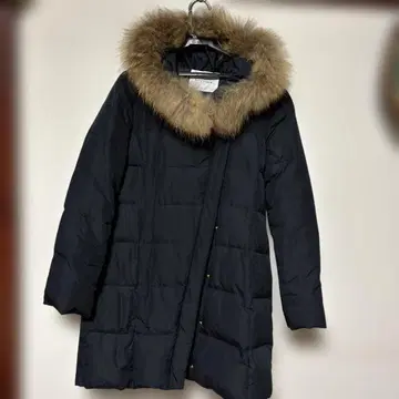 네이비 퍼(fur) 부착 다운 자켓