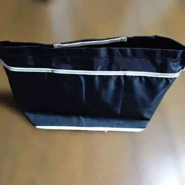 블랙의 심플한 백 인 백