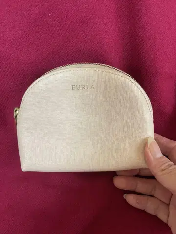 FURLA 베이지 라운드형 파우치