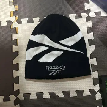 Reebok 니트 모자 프리 사이즈 블랙 화이트