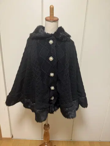 택 포함 새상품 CECIL Mc BEE 판초 코트 중 보아 블랙