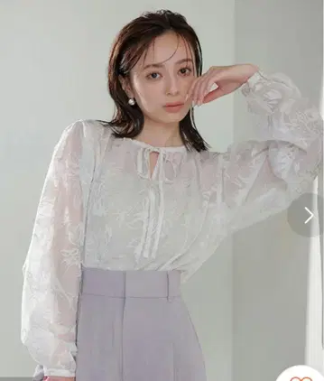 아뉴앙스 넥 개더 오팔 블라우스
