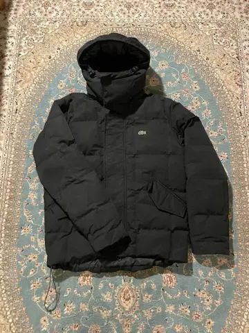 LACOSTE 블랙 다운 자켓