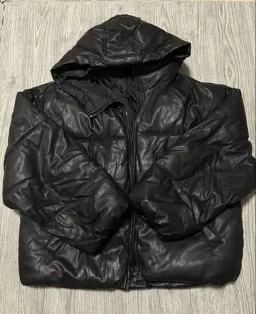후드 부착 블랙 가죽 아우터 M