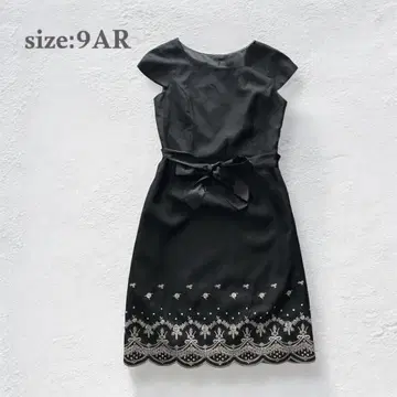 플레어 원피스 슬리브 클래시컬 장미 자수 블랙 허리 리본