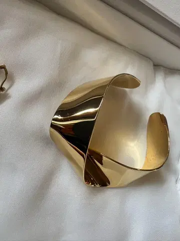 JILSANDAR 뱅글