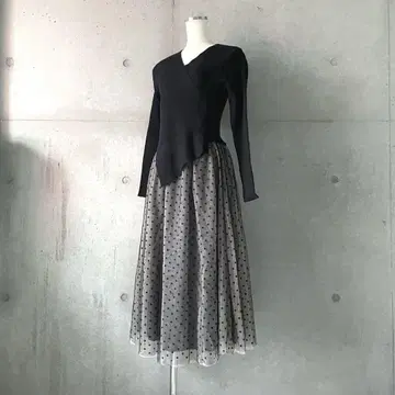 택 포함 새상품 도트 튤 카슈쿨 니트 도킹 원피스 블랙