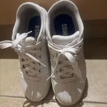 새상품급 K-Swiss 화이트 스니커즈