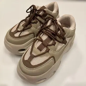 로데오 크라운 볼륨 밑창 스니커즈