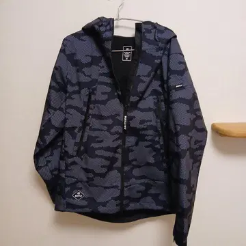 Burtle 카모 패턴 나일론 자켓
