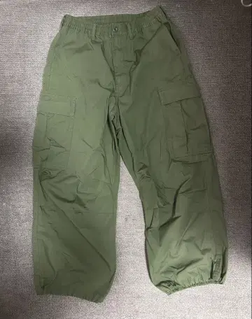 GU 카고 팬츠 올리브 & 블랙 olive & black