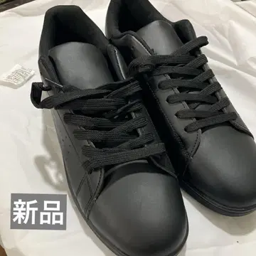 새상품 매트 블랙 로우컷 스니커즈