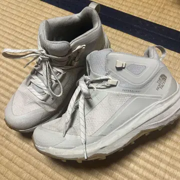 The North Face Futurlight 화이트 등산화