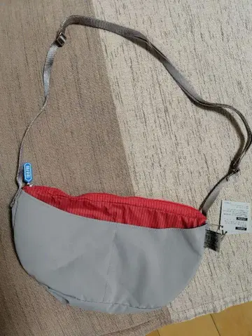 TO&FRO 패커블 파우치 그레이/레드