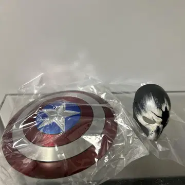 핫토이즈 캡틴 아메리카 쉴드 크로스본즈 헬멧