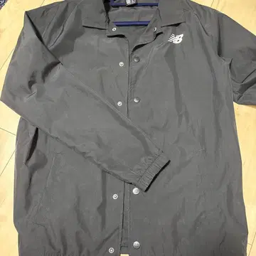 New Balance 블랙 나일론 자켓