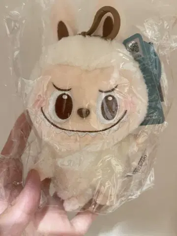 베이징 POPLAND labubu 한정판 봉제 인형 홀더 화이트 컬러