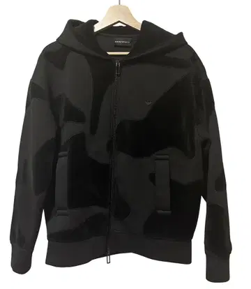 EMPORIO ARMANI 블랙 카모플라주 후드티