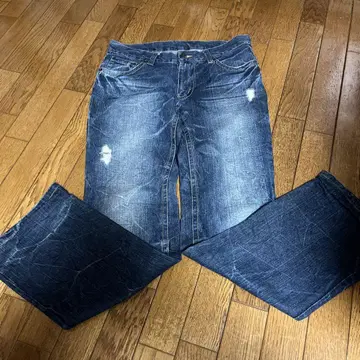 데미지 가공 다크 블루 데님 허리 85cm