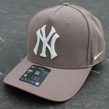 해외 모델 NIKE MLB NY 양키스 스냅백 캡 깊은 디자인