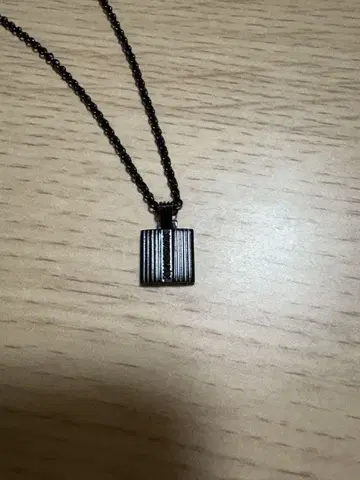 블랙 목걸이