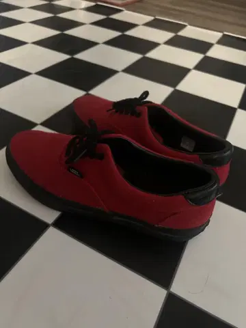 Vans 레드 스니커즈