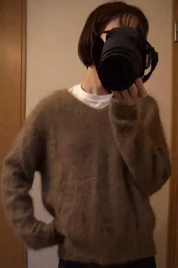 브라운 V넥 모헤어 스웨터 긴팔