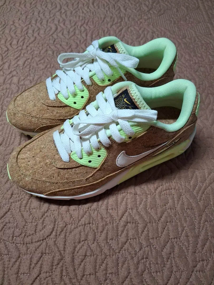 230 Nike Women's Golf Shoes [2001]