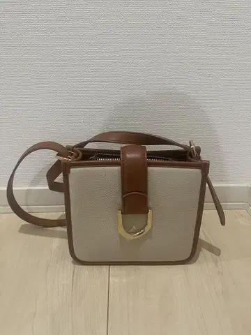 스퀘어 백 브라운